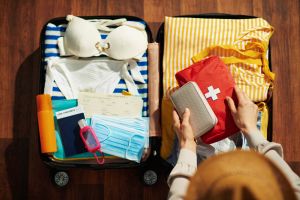 Que mettre dans une trousse à pharmacie pour les vacances