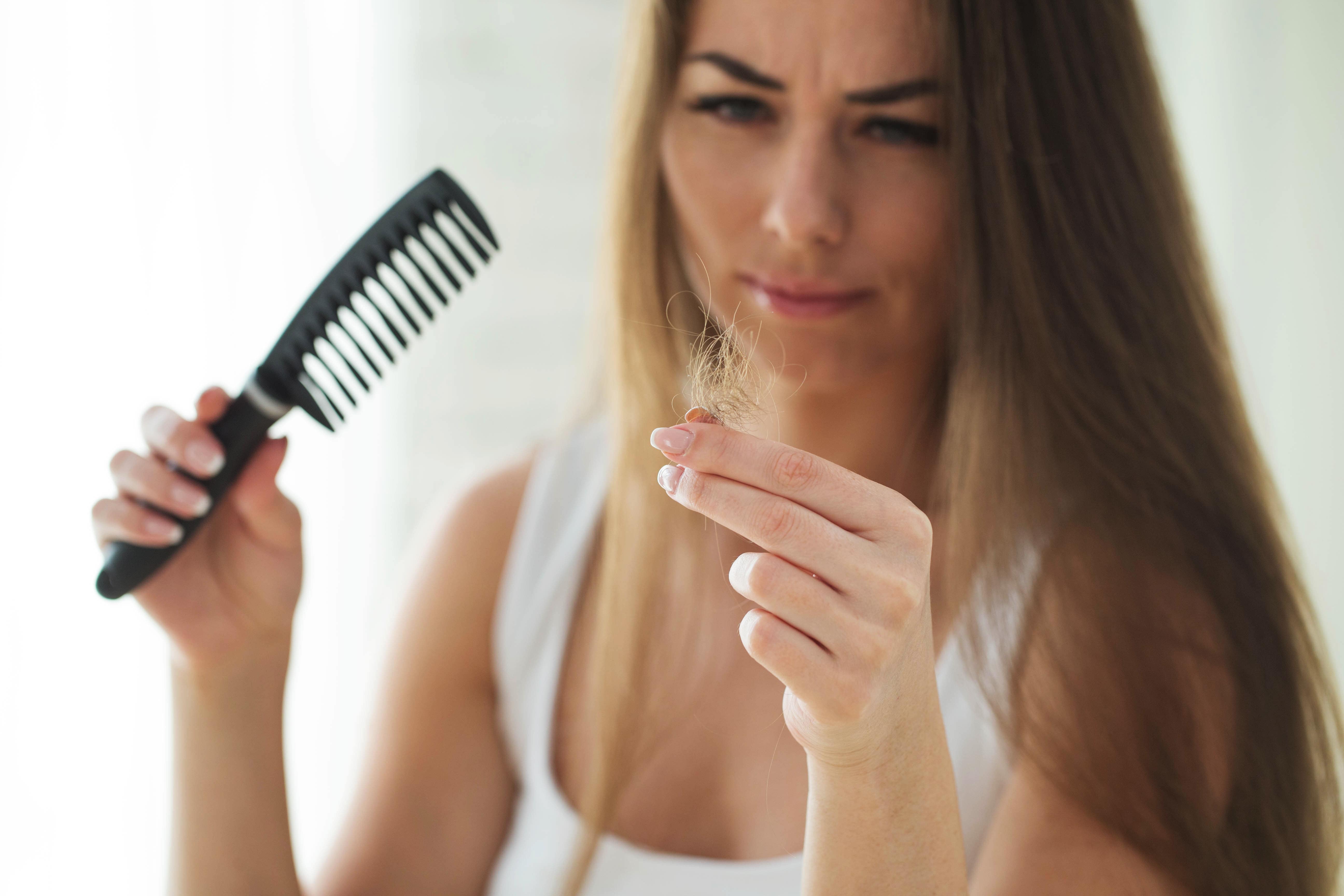 Les causes de la chute de cheveux